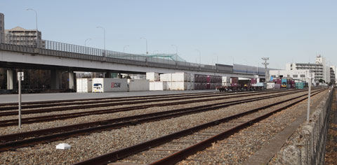 横浜本牧駅